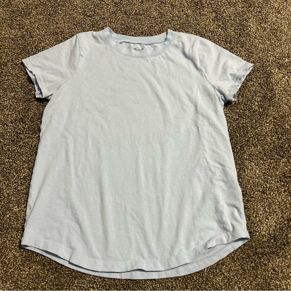 Madewell women’s small baby blue basic tee tshirt layering spring pastel summer